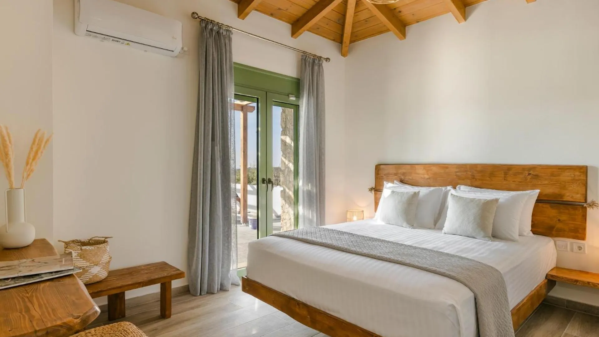 Panagis Villa By Vintage Travel Karavados Greece