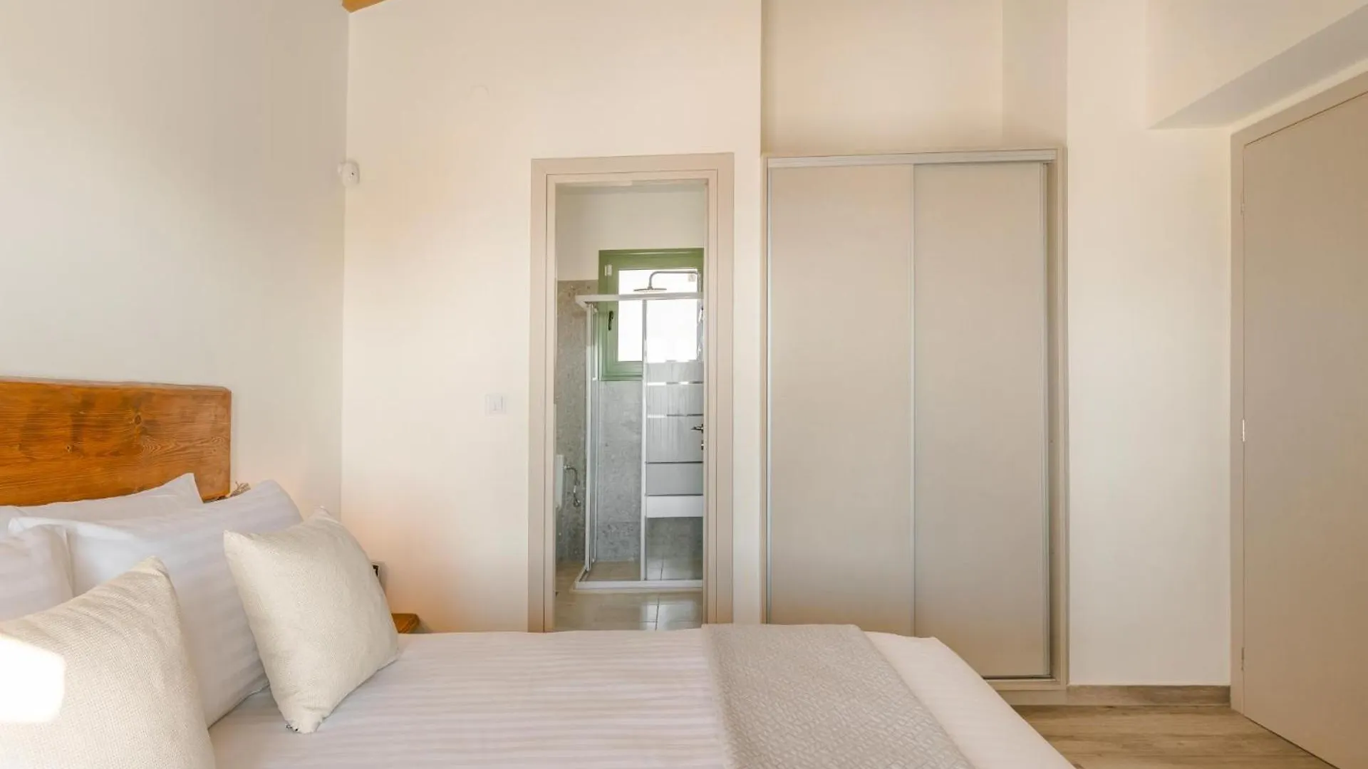 Panagis Villa By Vintage Travel Karavados